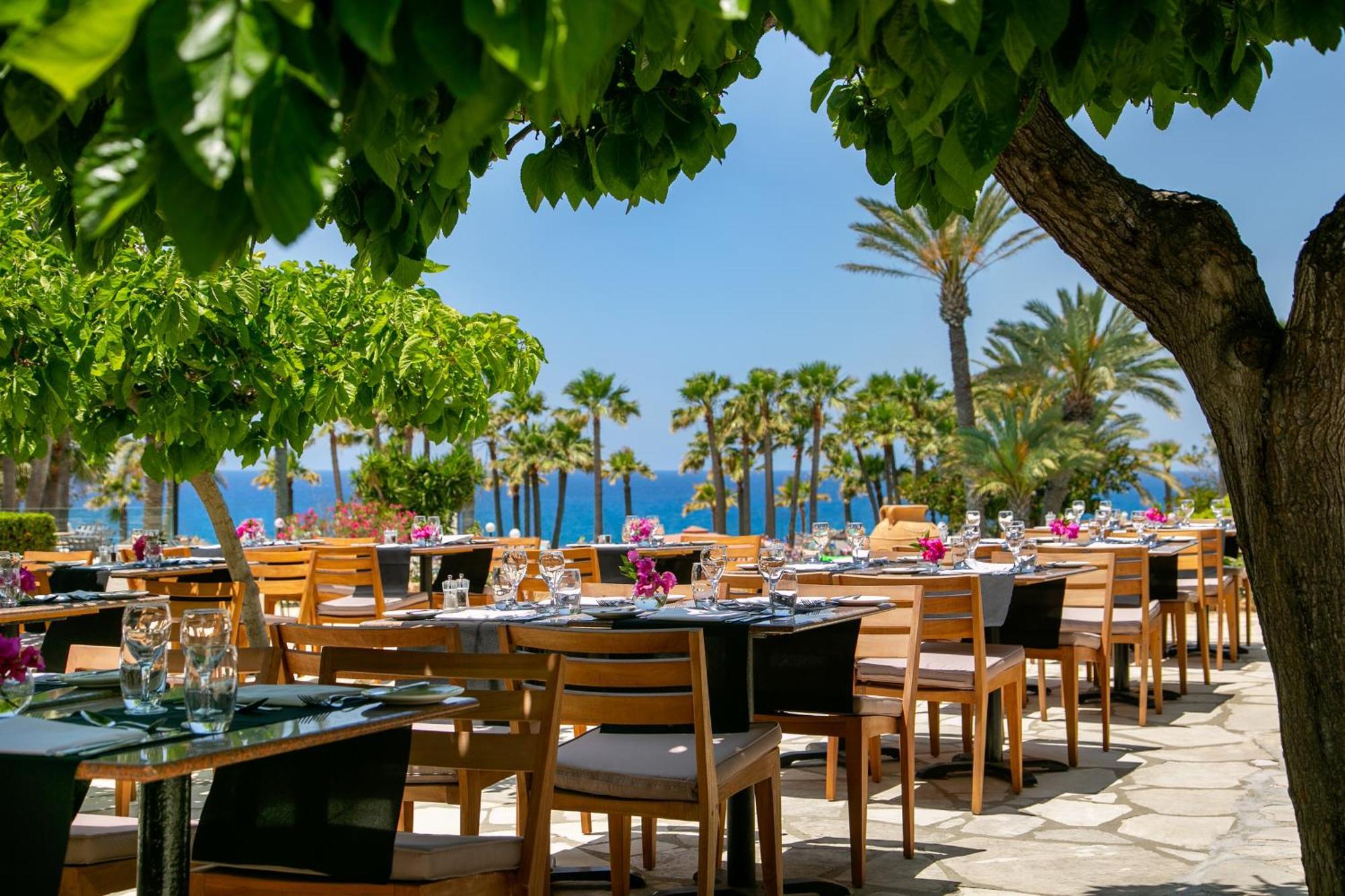 Azia Resort & Spa Paphos Extérieur photo